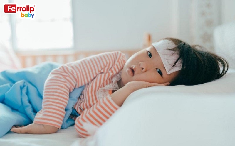Không nên bổ sung sắt khi trẻ bị sốt